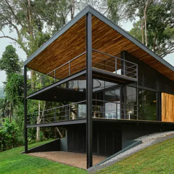 Black House (Casa Negra)